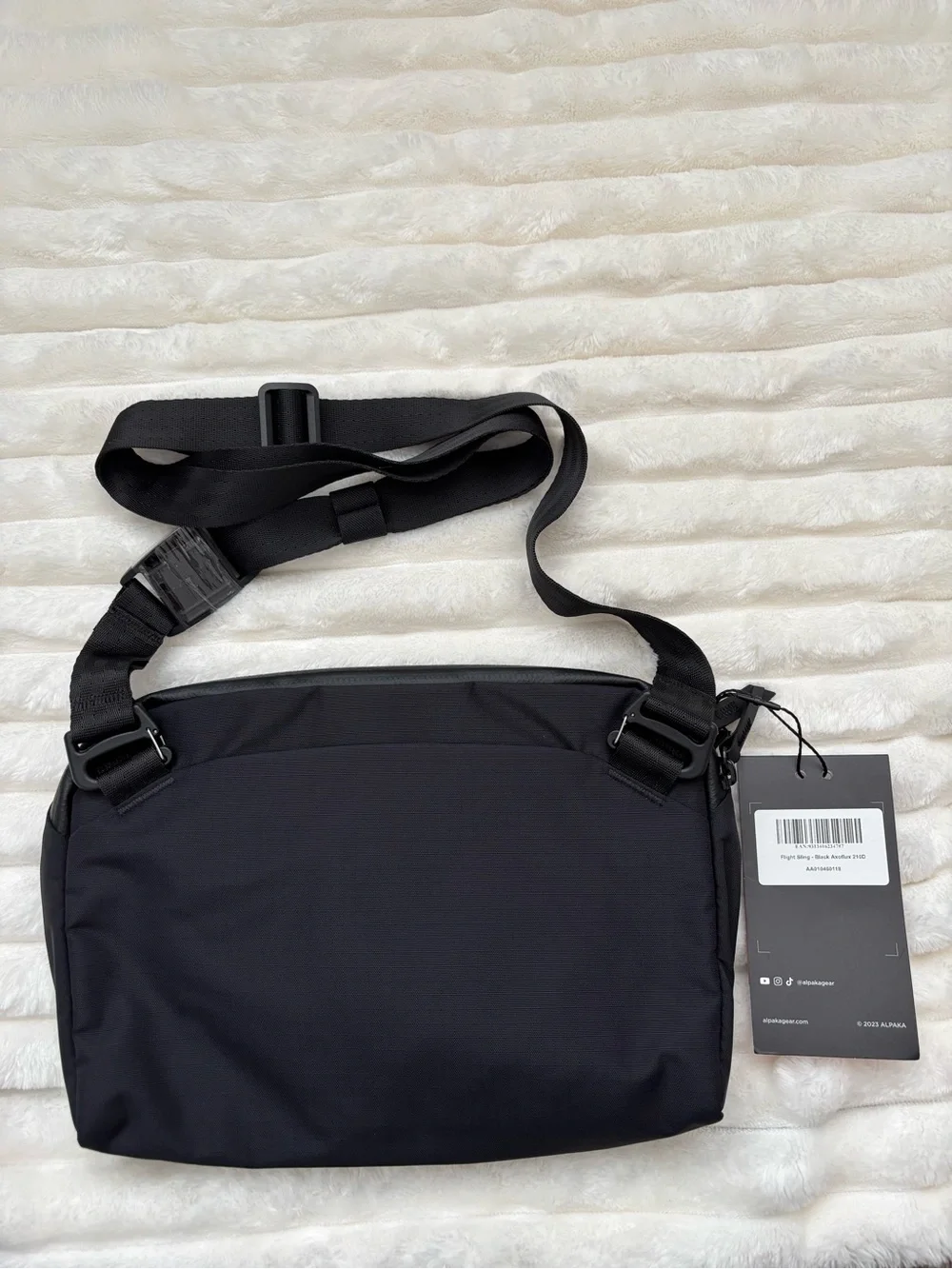 Alpaka - Flight Sling - Black - NWT